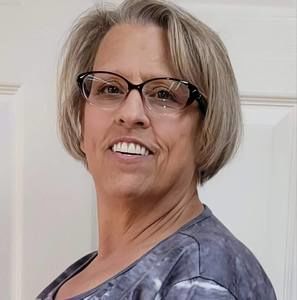 Meet your Posher, Donna voss